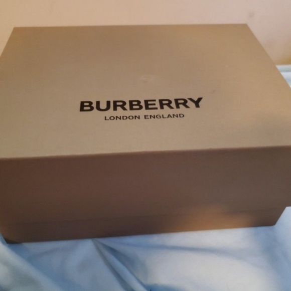 Burberry reversible bucket hat - Picture 9 of 12